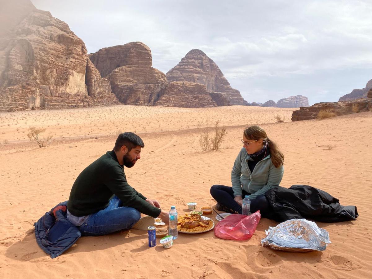 Wadi Rum Hugo Camp Екстер'єр фото