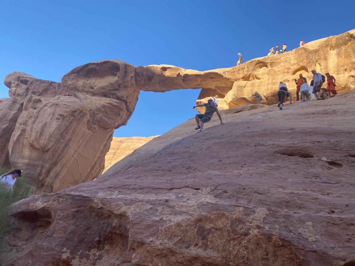 Wadi Rum Hugo Camp Екстер'єр фото