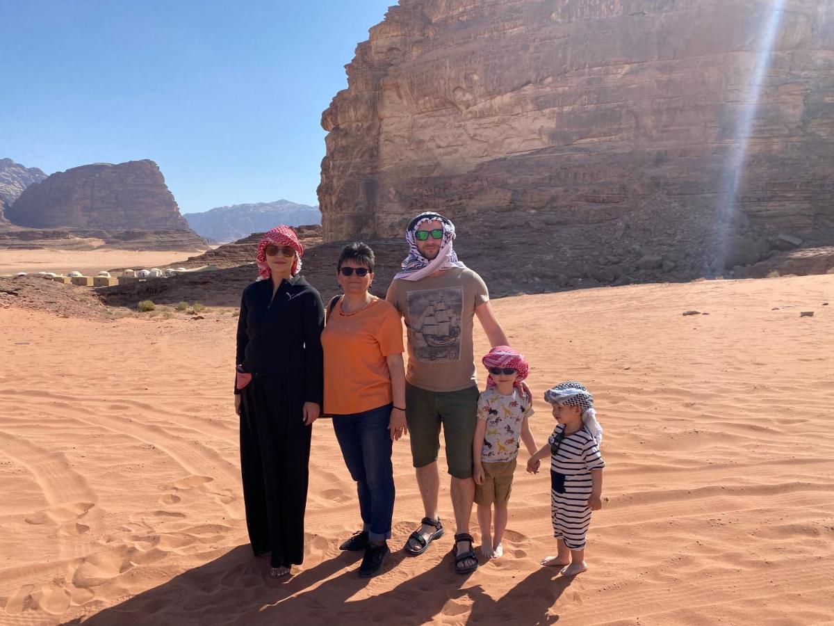 Wadi Rum Hugo Camp Екстер'єр фото