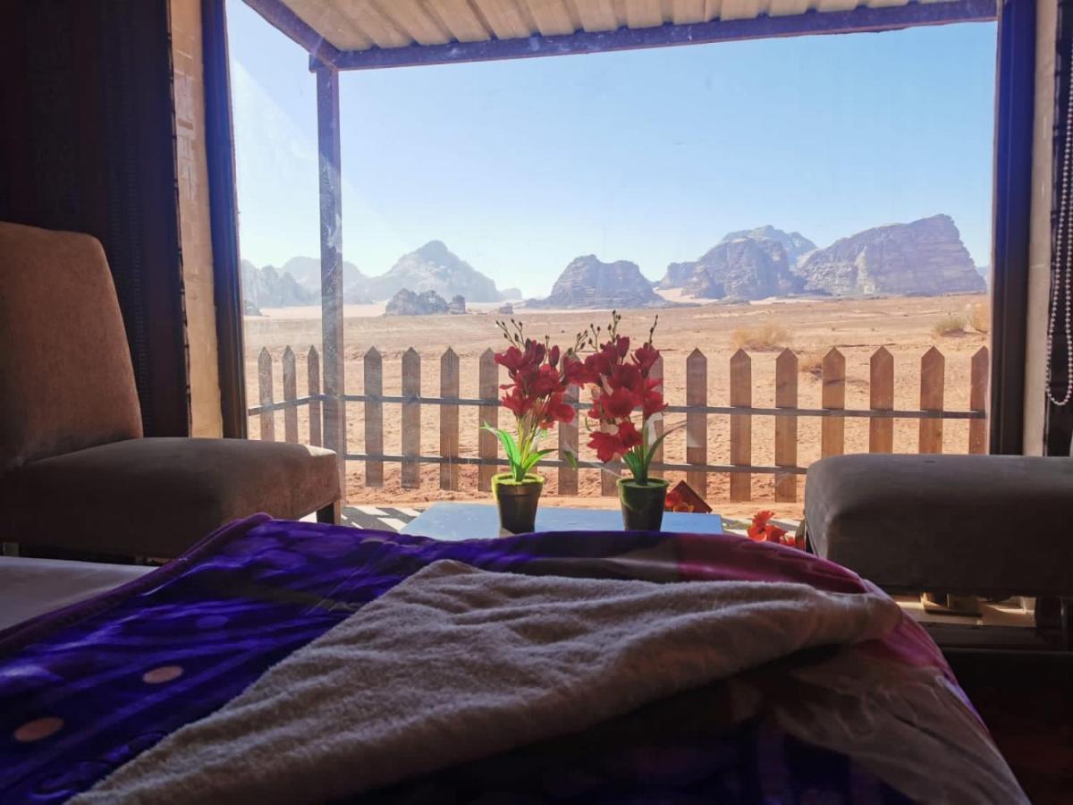 Wadi Rum Hugo Camp Екстер'єр фото