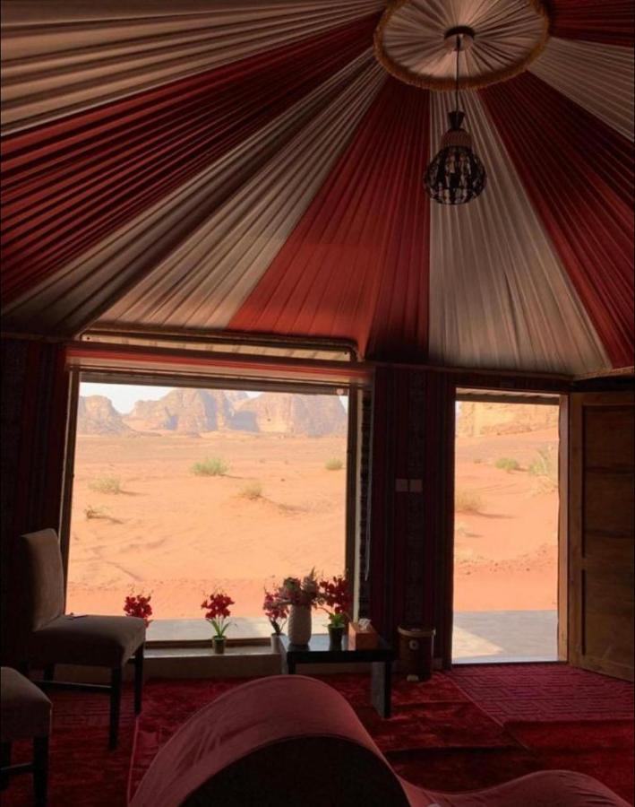 Wadi Rum Hugo Camp Екстер'єр фото