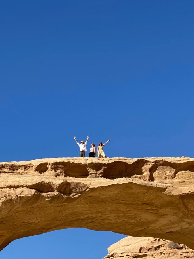 Wadi Rum Hugo Camp Екстер'єр фото