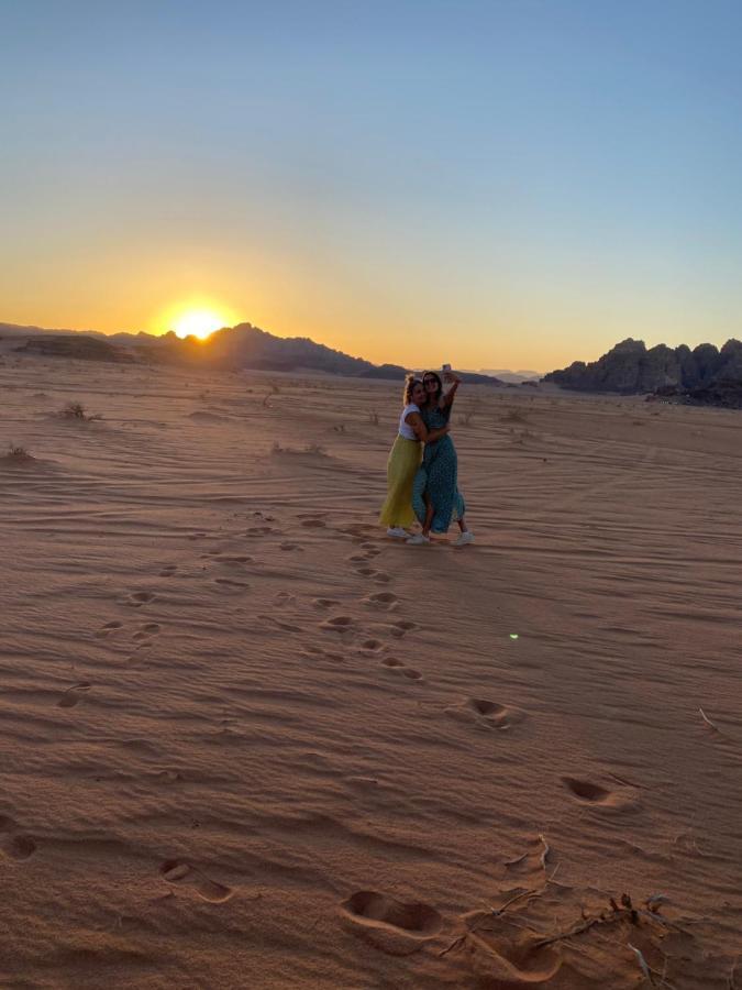 Wadi Rum Hugo Camp Екстер'єр фото