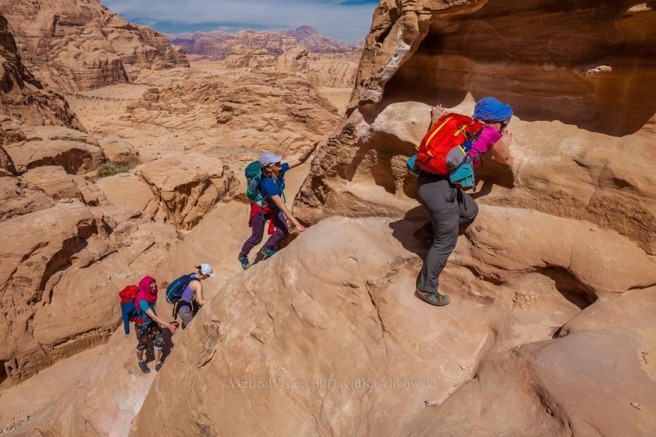 Wadi Rum Hugo Camp Екстер'єр фото