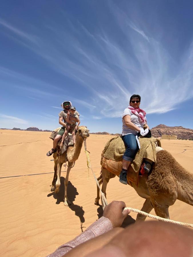 Wadi Rum Hugo Camp Екстер'єр фото