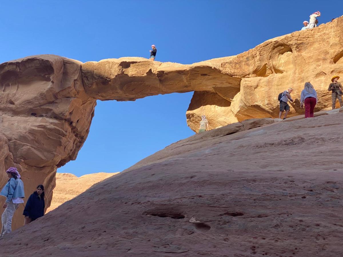 Wadi Rum Hugo Camp Екстер'єр фото