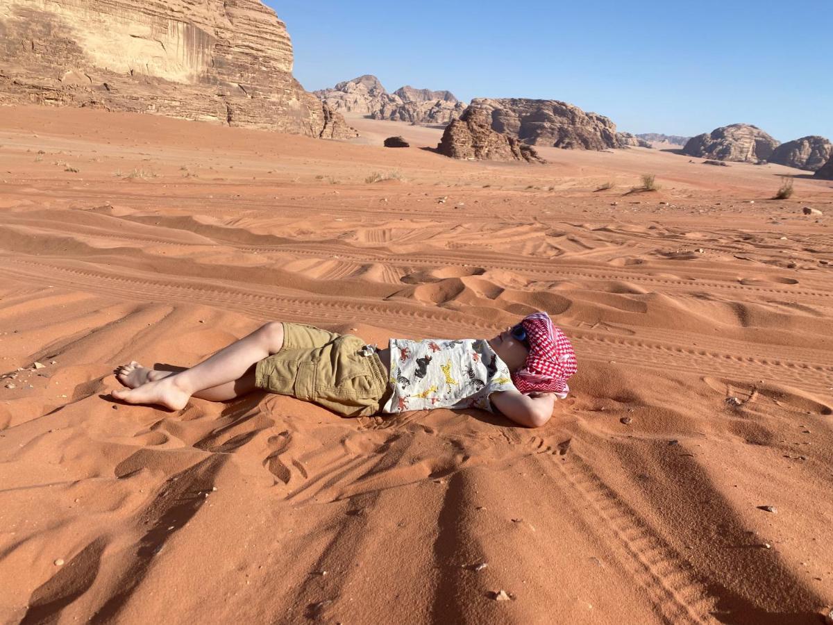 Wadi Rum Hugo Camp Екстер'єр фото