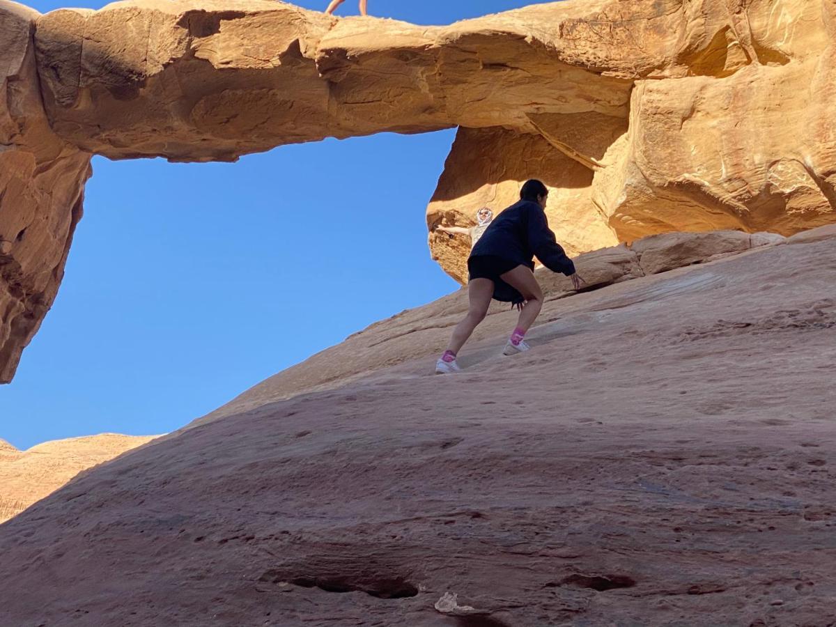 Wadi Rum Hugo Camp Екстер'єр фото